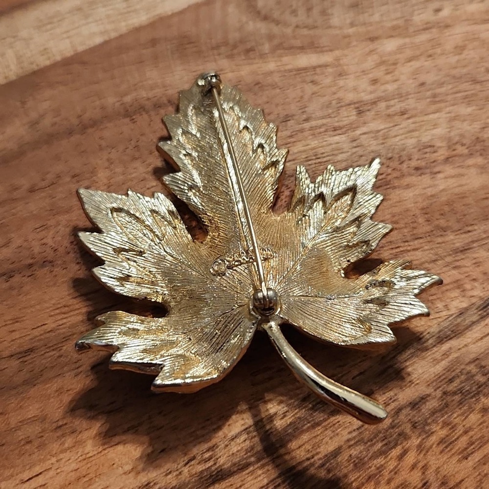 Vintage Signed Sarah Coventry Leaf Brooch - Picture 5 of 6